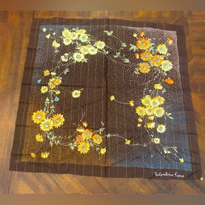 Valentina Fiore scarf vintage brown with flowers 31 x 29.5 nwot 100% polyester